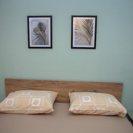 סלוניקי Fobillo Apartment At Charilaou מראה חיצוני תמונה
